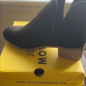 Women’s shoes
